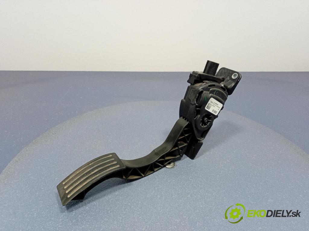 Volvo V40 2016 pedal Plyn: 31280595