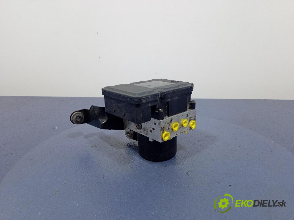 Volvo V40 2016 čerpadlo ABS x P31423315
