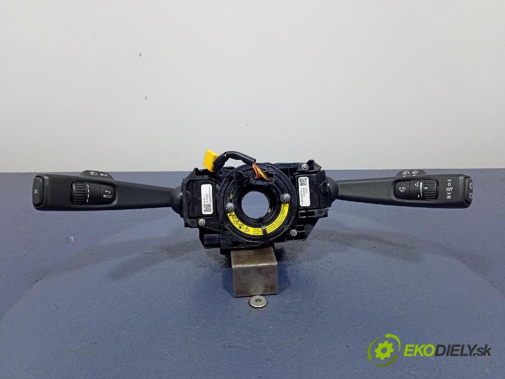 Volvo V40 2016 prepínač Komplex: 31456030