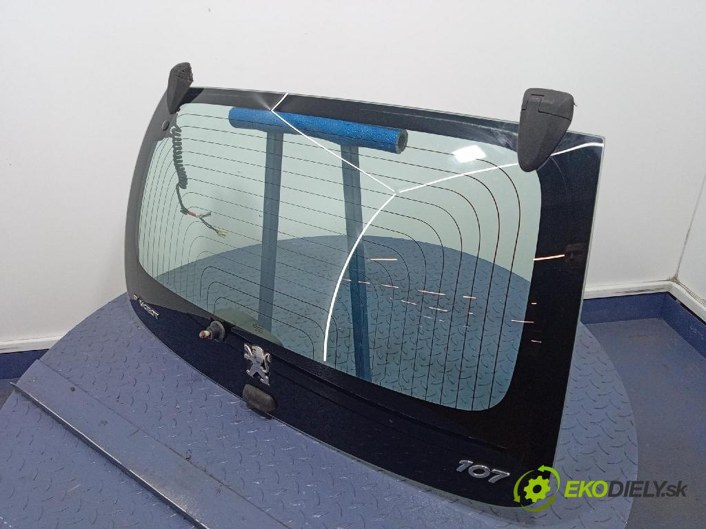 Peugeot 107 2008 zadna dveře kufra: kufra: 01