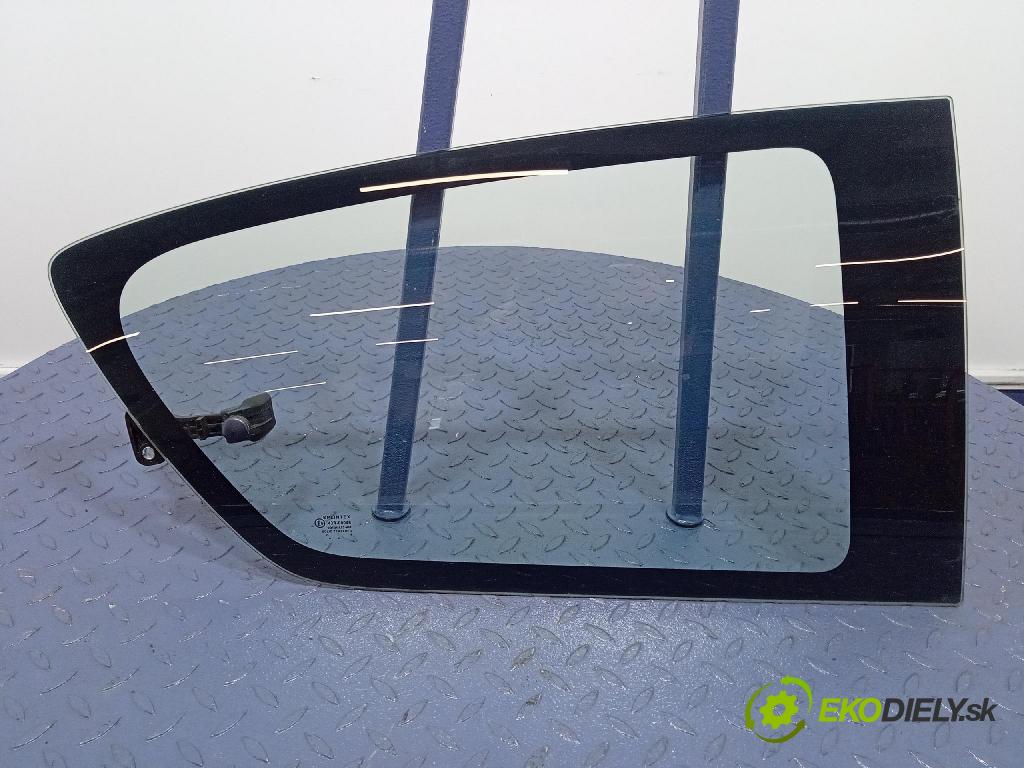 Toyota Aygo 2008 sklo dvere zad Prava: 01