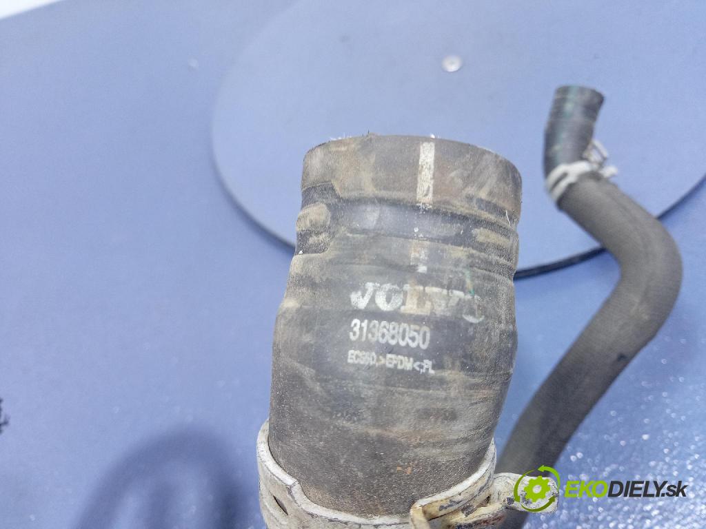 Volvo V40 2016 rúrka Chladič: 31368050
