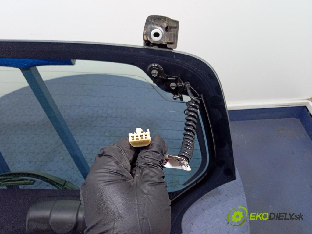 Toyota Aygo 2008 zadna dveře kufra: kufra: 01