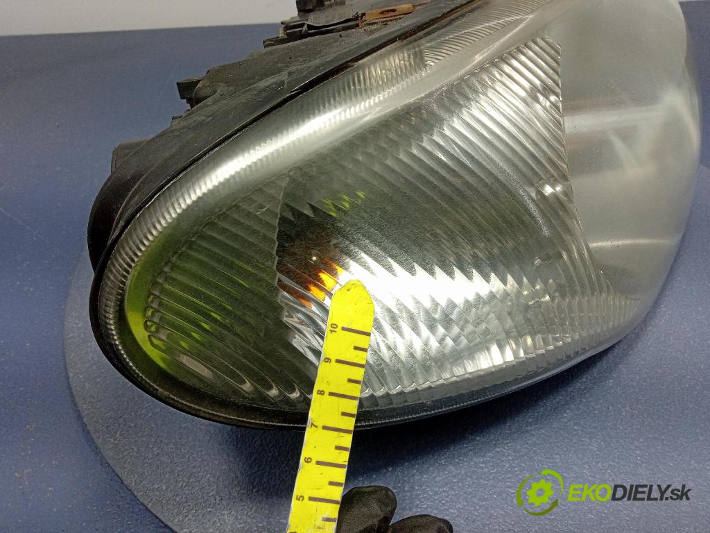 Chrysler Voyager 2007 Reflektor: v pravo: 04857831AC