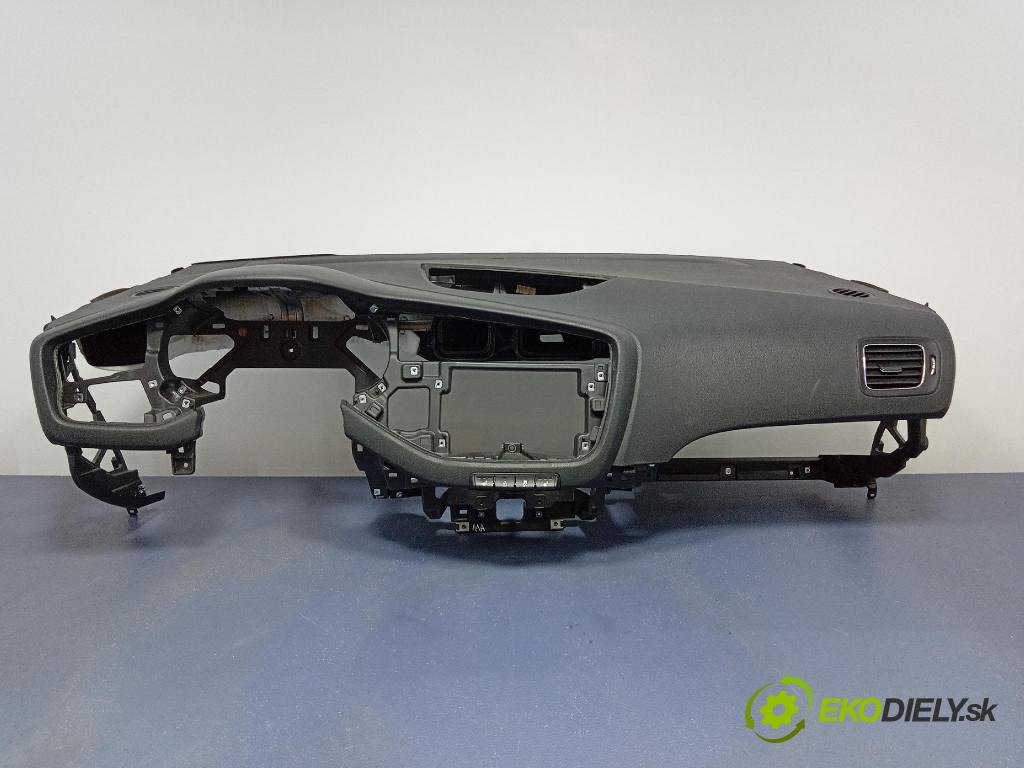 Kia Ceed 2014 kokpit,pristrojová doska 84710A2000WK