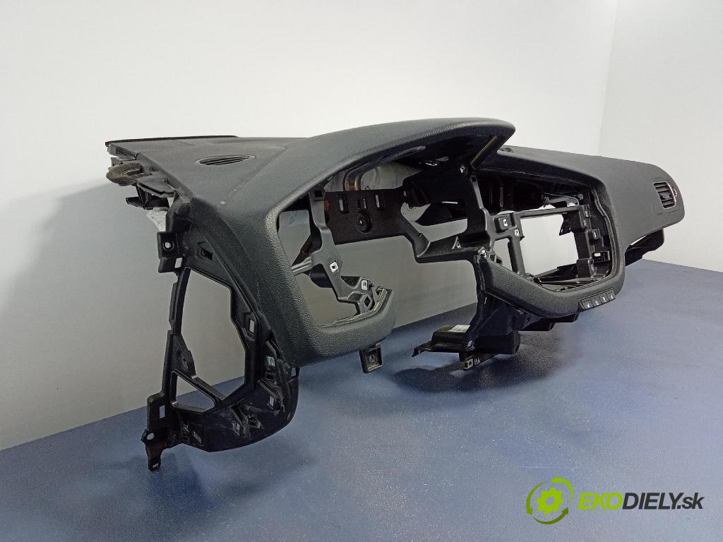 Kia Ceed 2014 kokpit,pristrojová doska 84710A2000WK