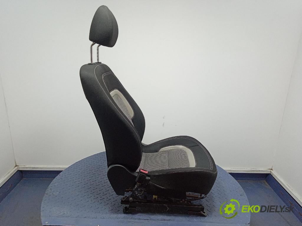 Kia Ceed 2014 Sedačka Ovládače: