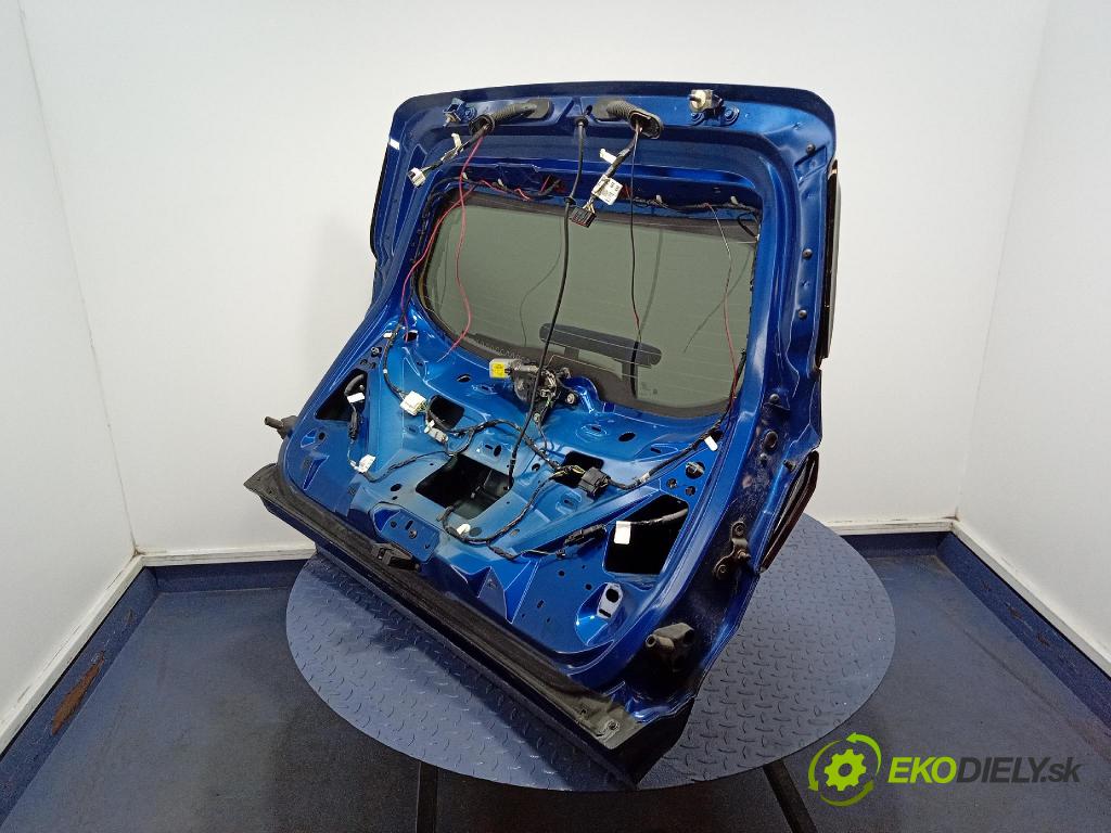 Ford Escape 2019 zadna dveře kufra: kufra: