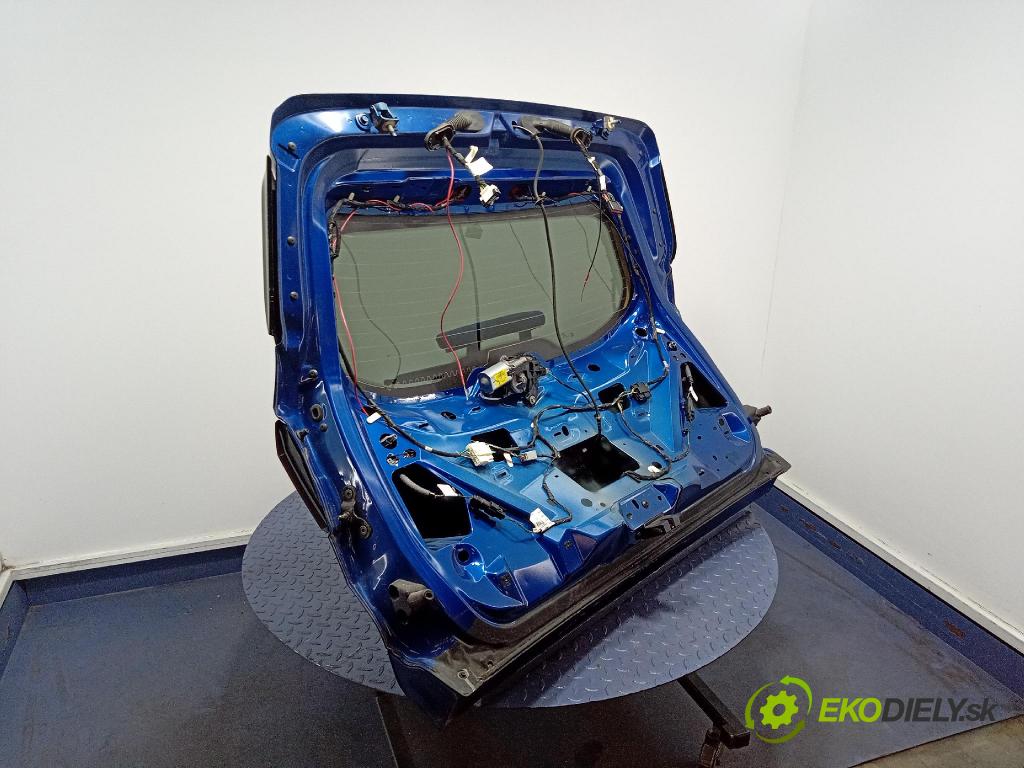 Ford Escape 2019 zadna dveře kufra: kufra: 