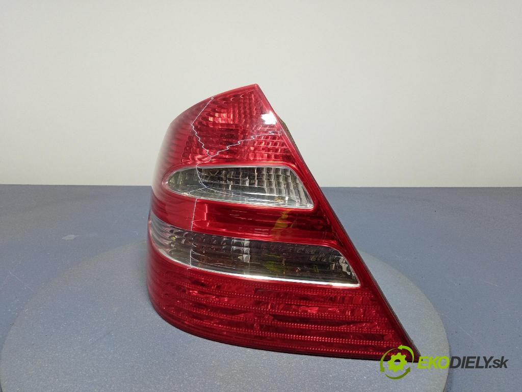 Mercedes E-klasa 2003 svetlo / reflektor zad ľavá Vonkajsia: A2118200364