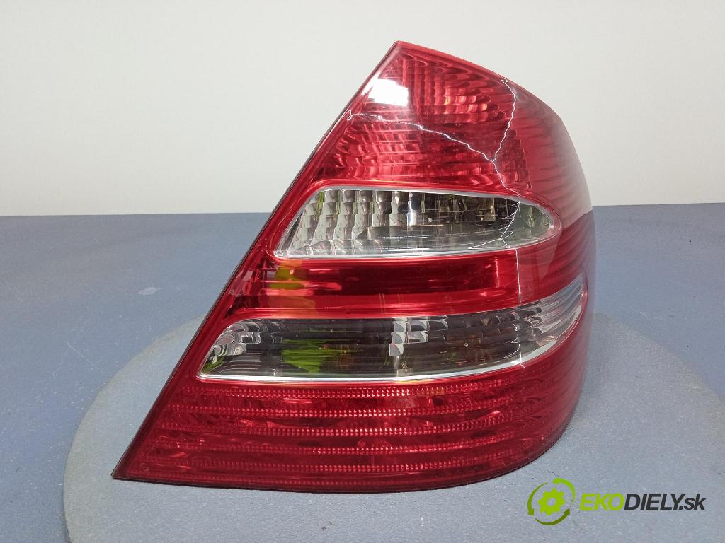 Mercedes E-klasa 2003 svetlo / reflektor zad Prava: Vonkajsia: A2118200464