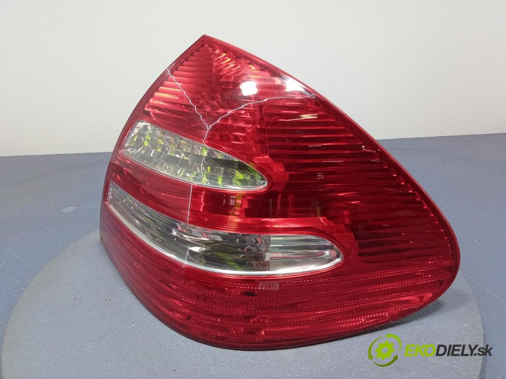 Mercedes E-klasa 2003 svetlo / reflektor zad Prava: Vonkajsia: A2118200464