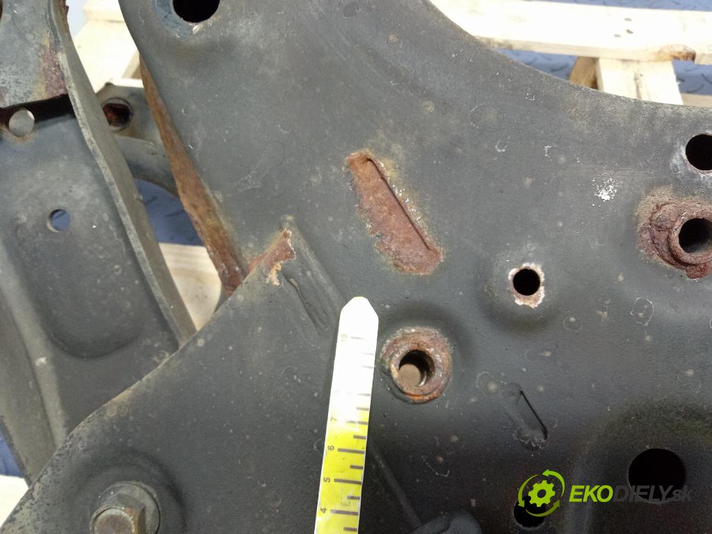 Kia Ceed 2014 Výstuha 62401-A6600