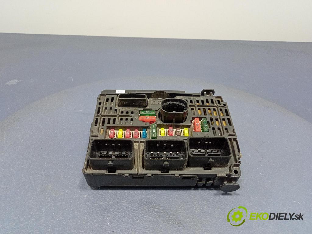 Peugeot 407 2004 skrinka Poistky: 9656593880