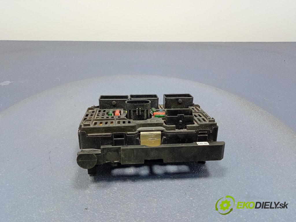Peugeot 407 2004 skrinka Poistky: 9656593880