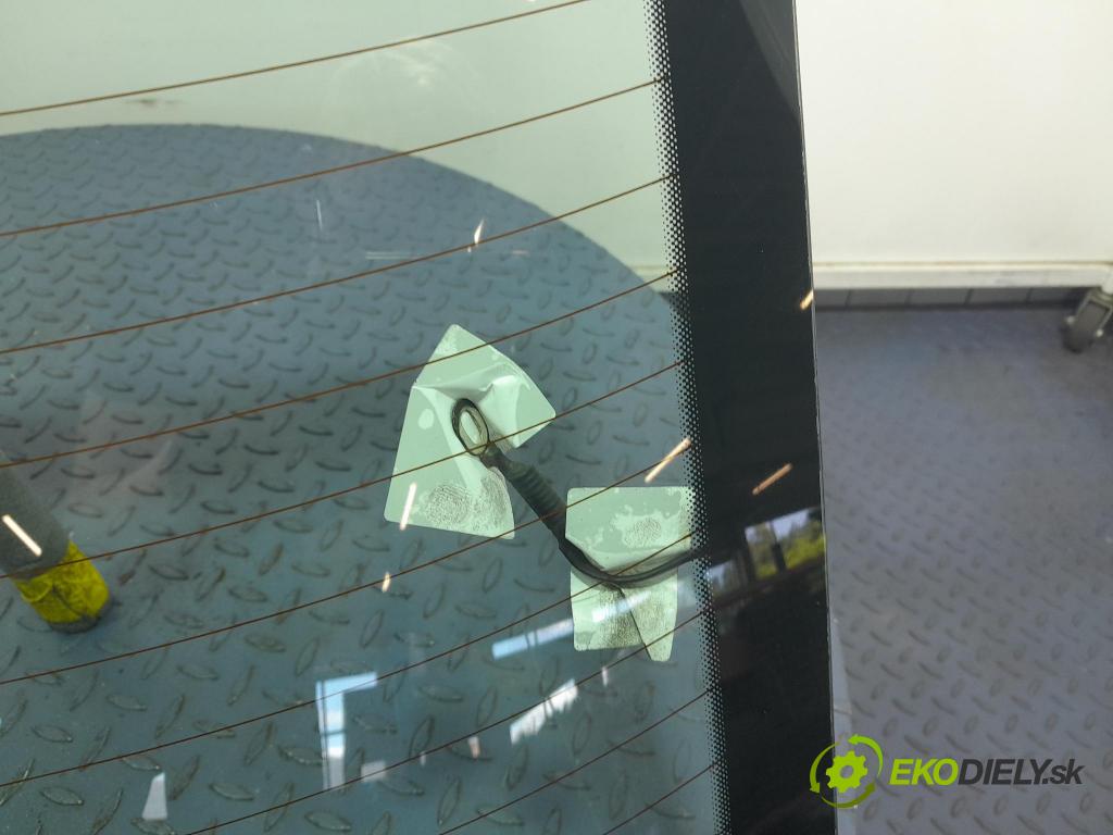 Audi A4 2001 sklo zadna