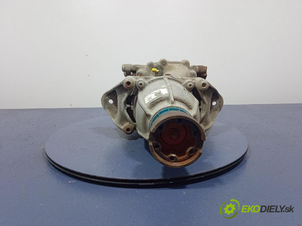 Ford Escape 2019 Most: Zadný: CV6W4000FA