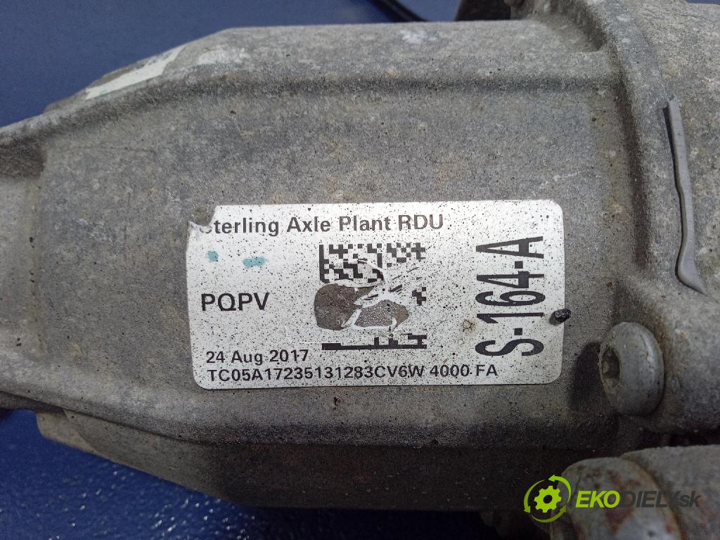 Ford Escape 2019 Most: Zadný: CV6W4000FA