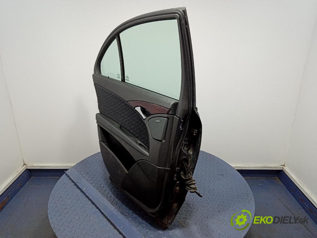 Mercedes E-klasa 2003 dvere zad Vľavo: