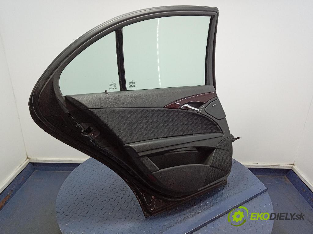 Mercedes E-klasa 2003 dvere zad Vľavo: