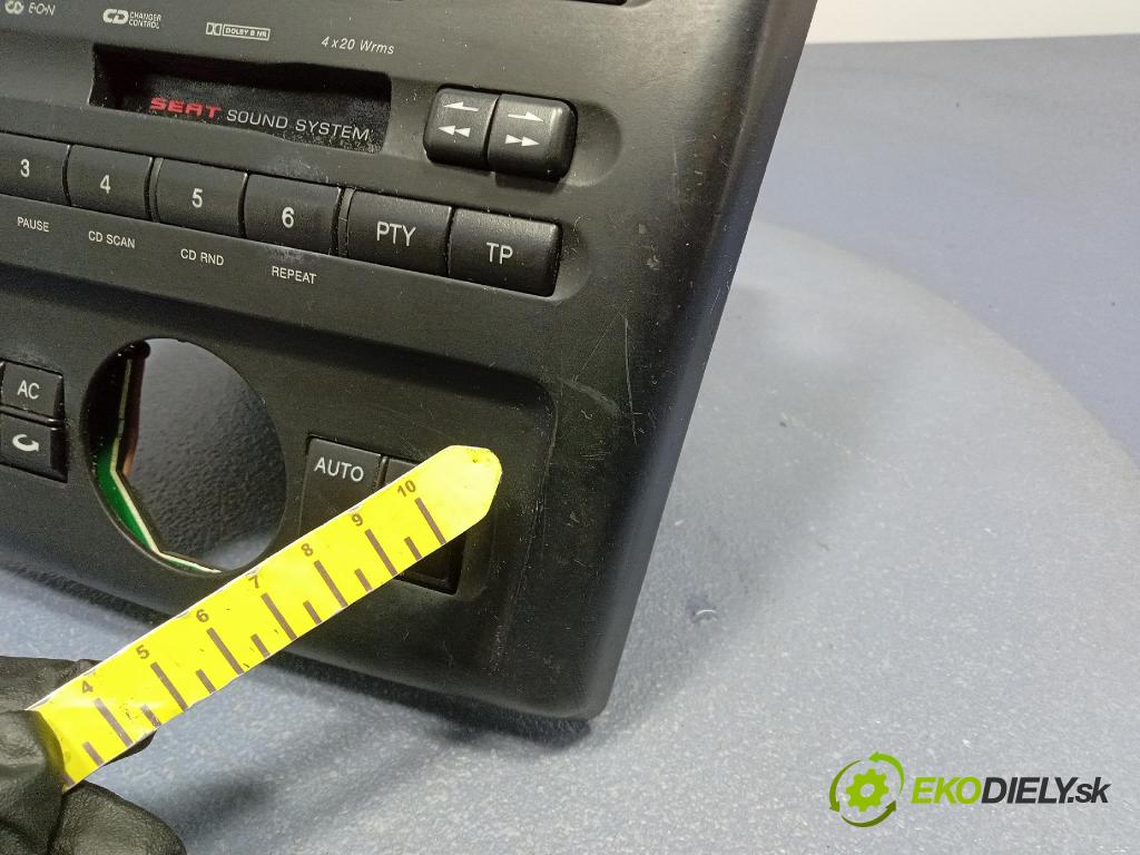 Seat Cordoba 2002 Radio I Navigácia: 6K0035186C