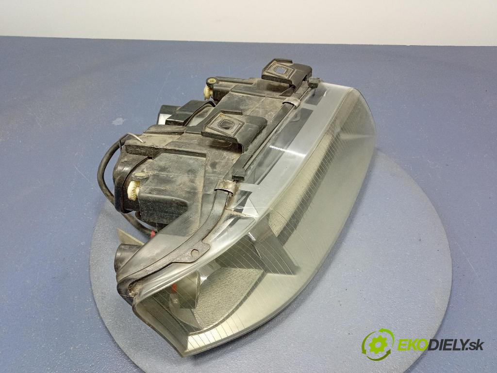 Audi A6 2001 Reflektor: v pravo: 148466-00