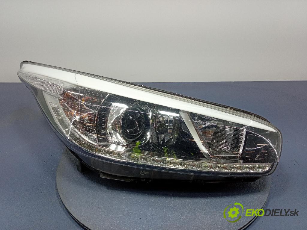 Kia Ceed 2014 Reflektor: v pravo: 92102-A2220