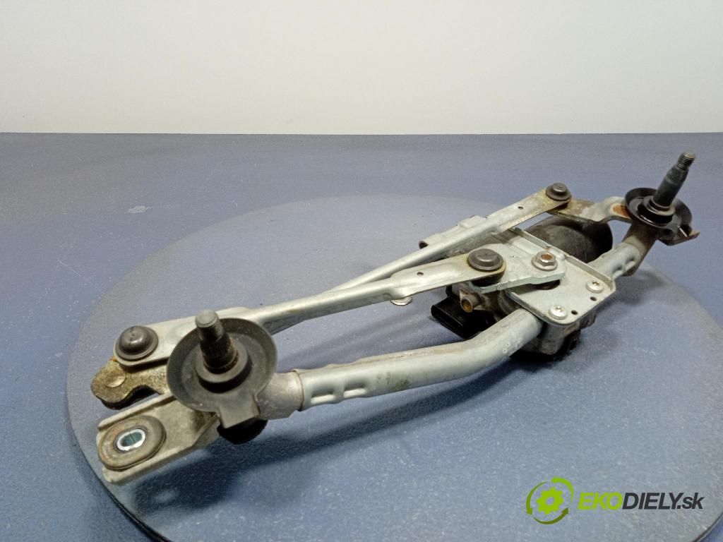 Kia Ceed 2014 mechanizmus motor: Stierače: Predné