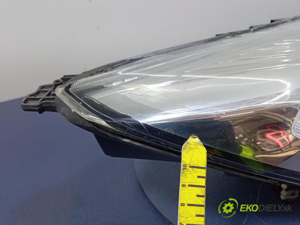 Ford Escape 2019 Reflektor: v pravo: