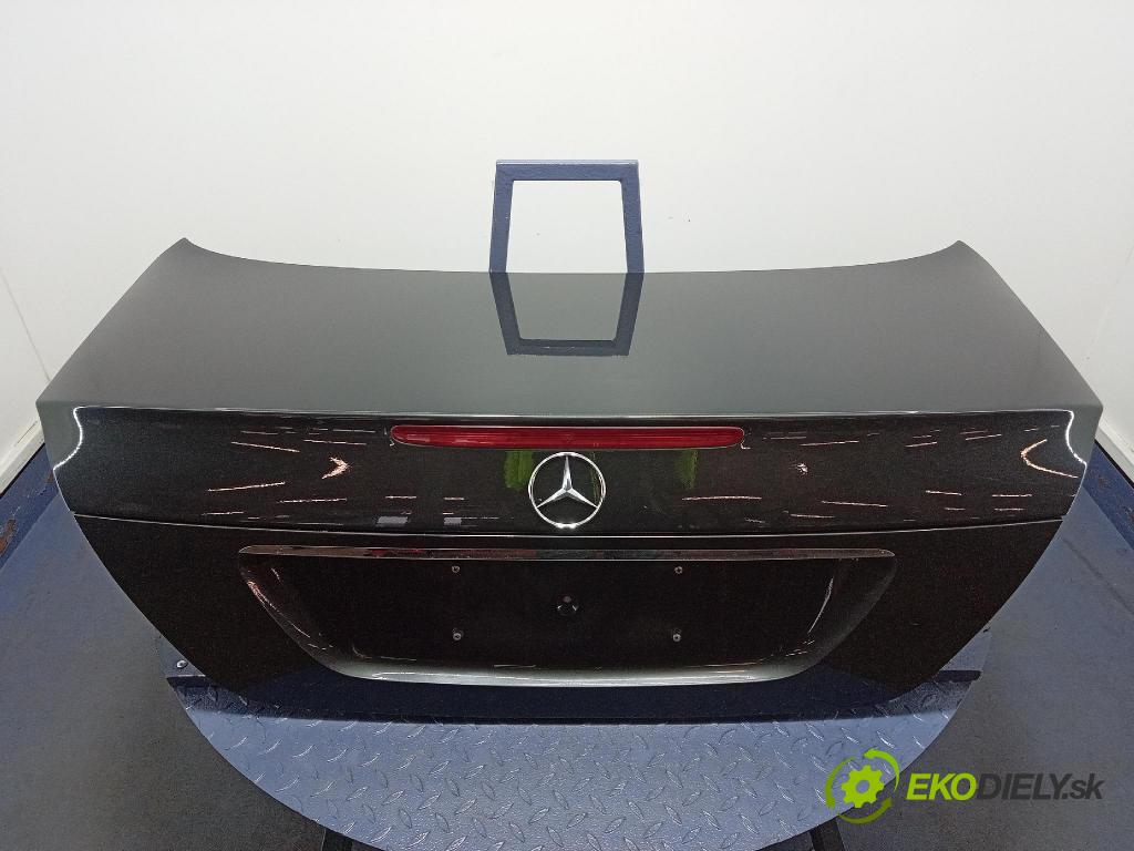 Mercedes E-klasa 2003 zadna dveře kufra: kufra: