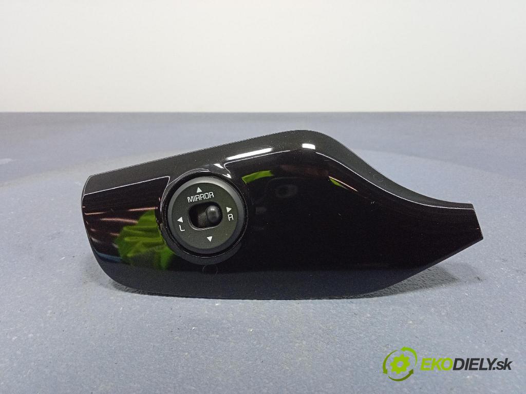 Kia Ceed 2014 prepínač Zrkadlo: 84790-A2050