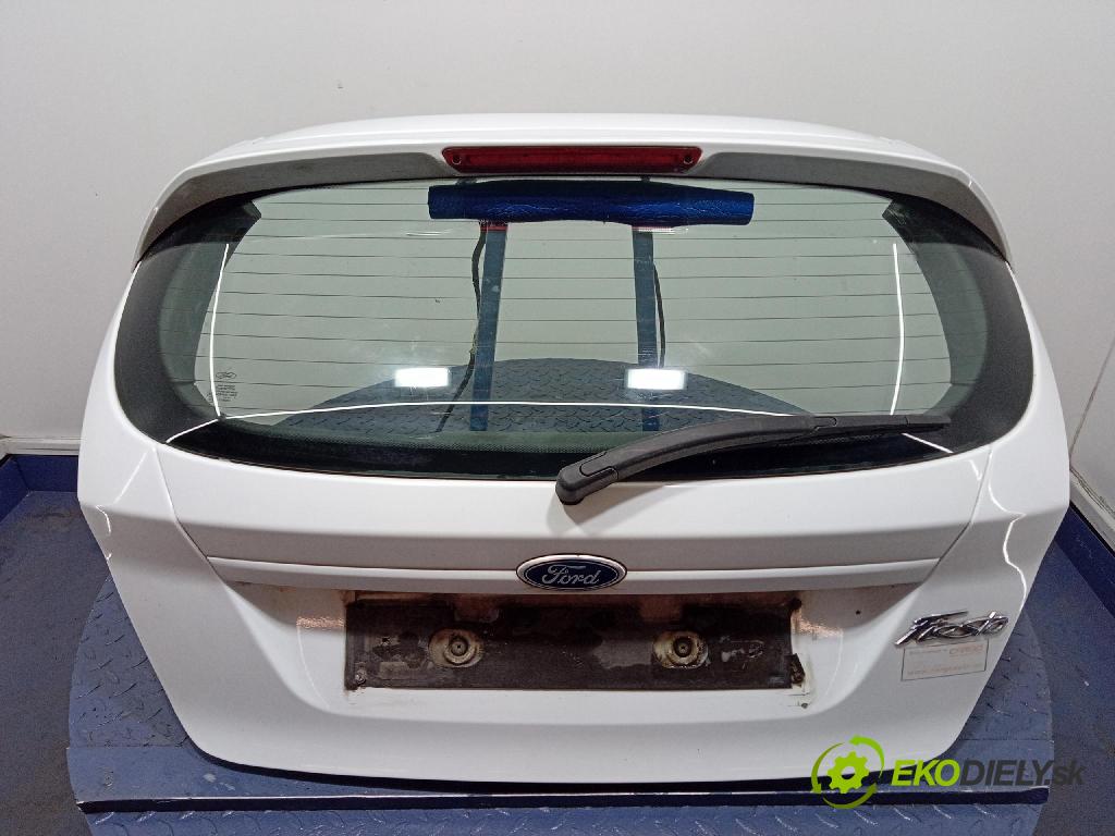 Ford Fiesta 2015 zadna dveře kufra: kufra: