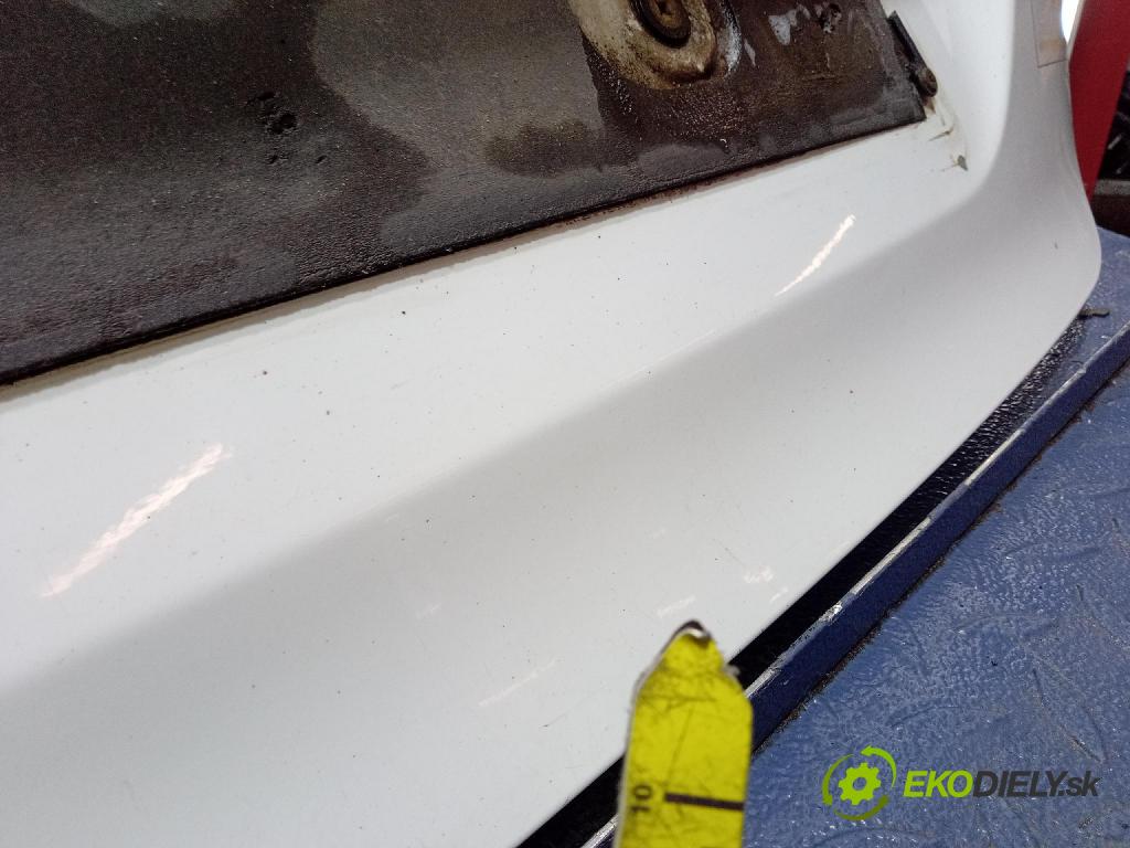 Ford Fiesta 2015 zadna dveře kufra: kufra: