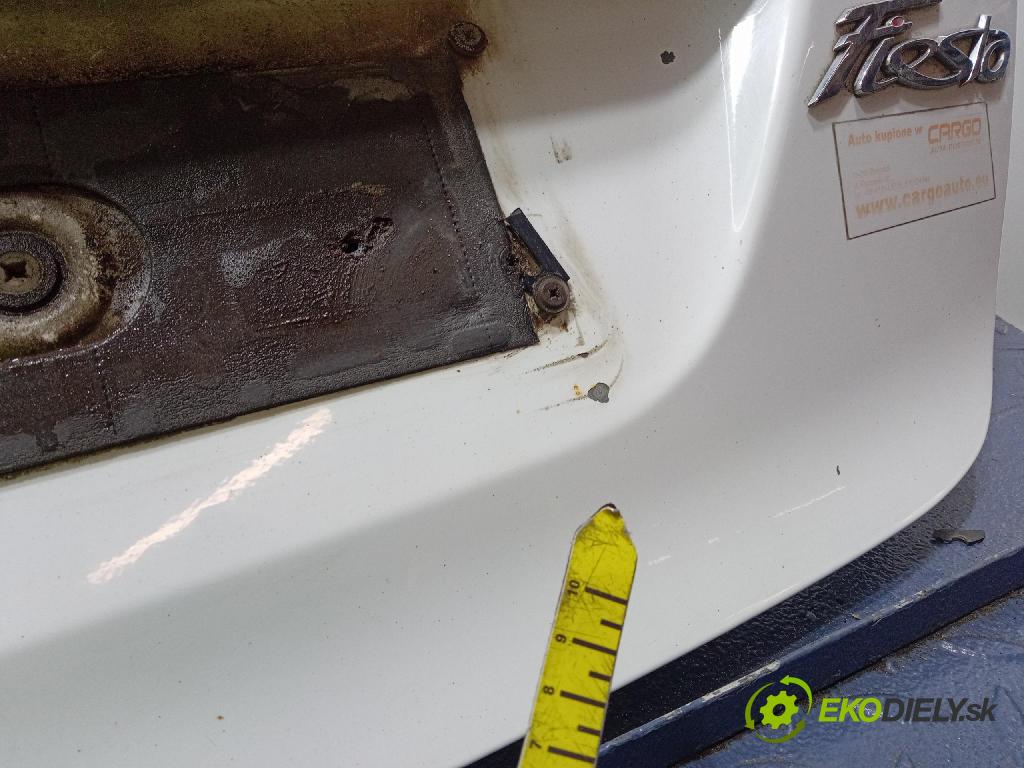 Ford Fiesta 2015 zadna dveře kufra: kufra: