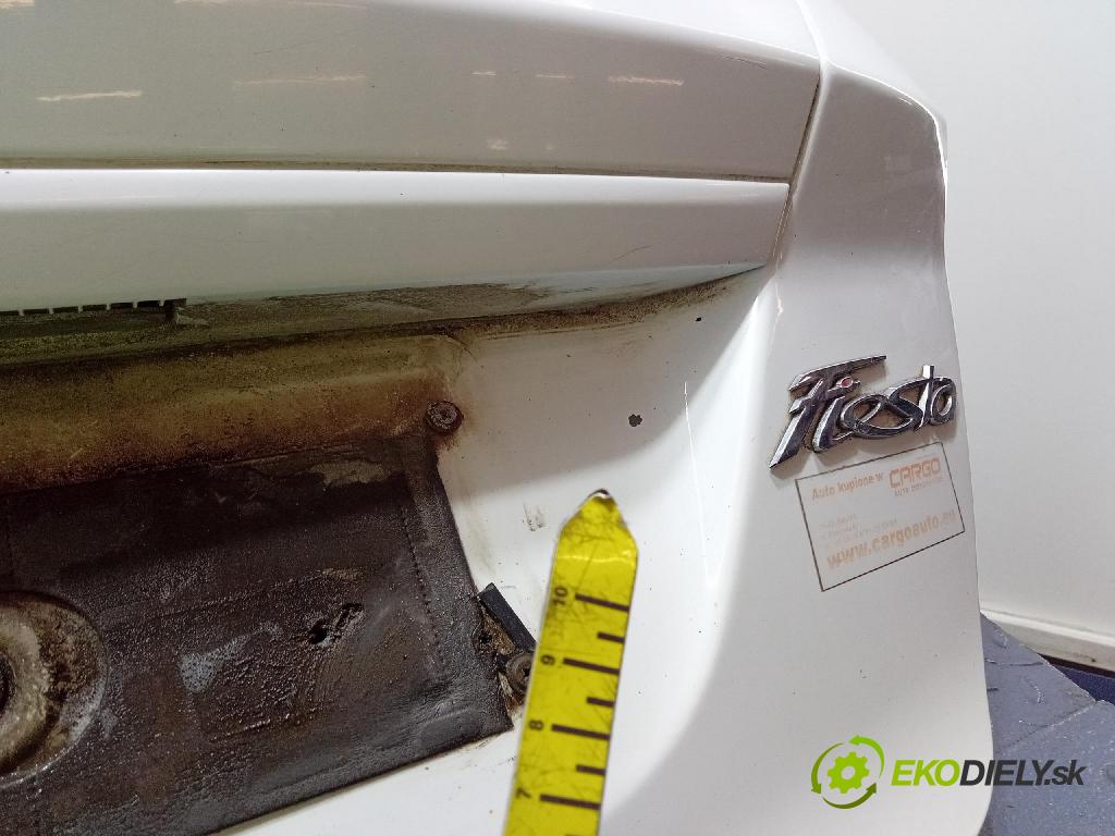 Ford Fiesta 2015 zadna dveře kufra: kufra: