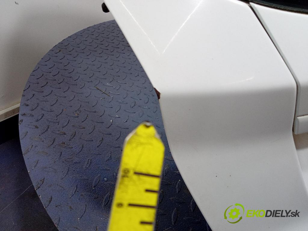 Ford Fiesta 2015 zadna dveře kufra: kufra: