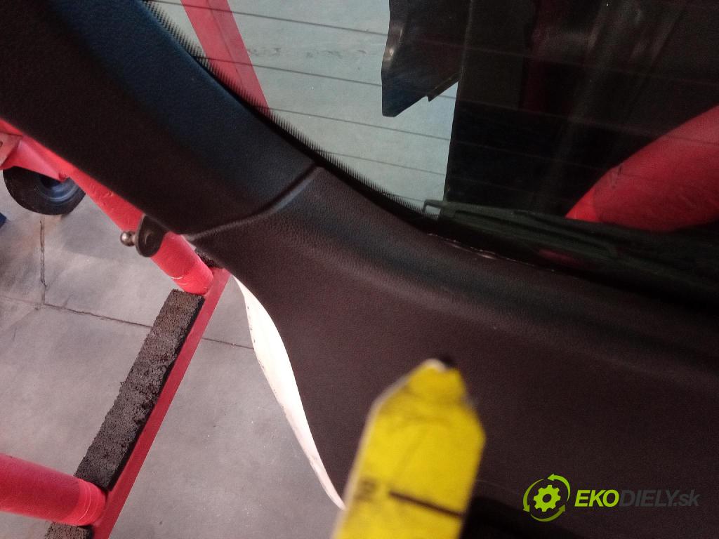 Ford Fiesta 2015 zadna dveře kufra: kufra: