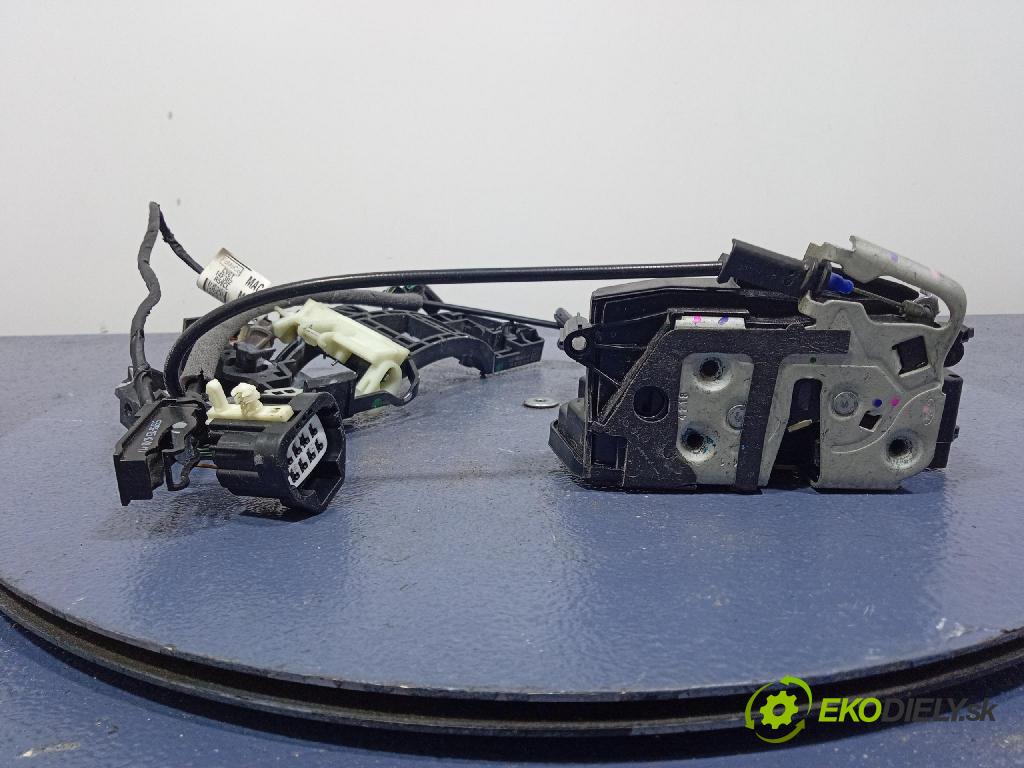 Ford Escape 2019 zámok dvere Predné v pravo: BF6A-F21812-AN