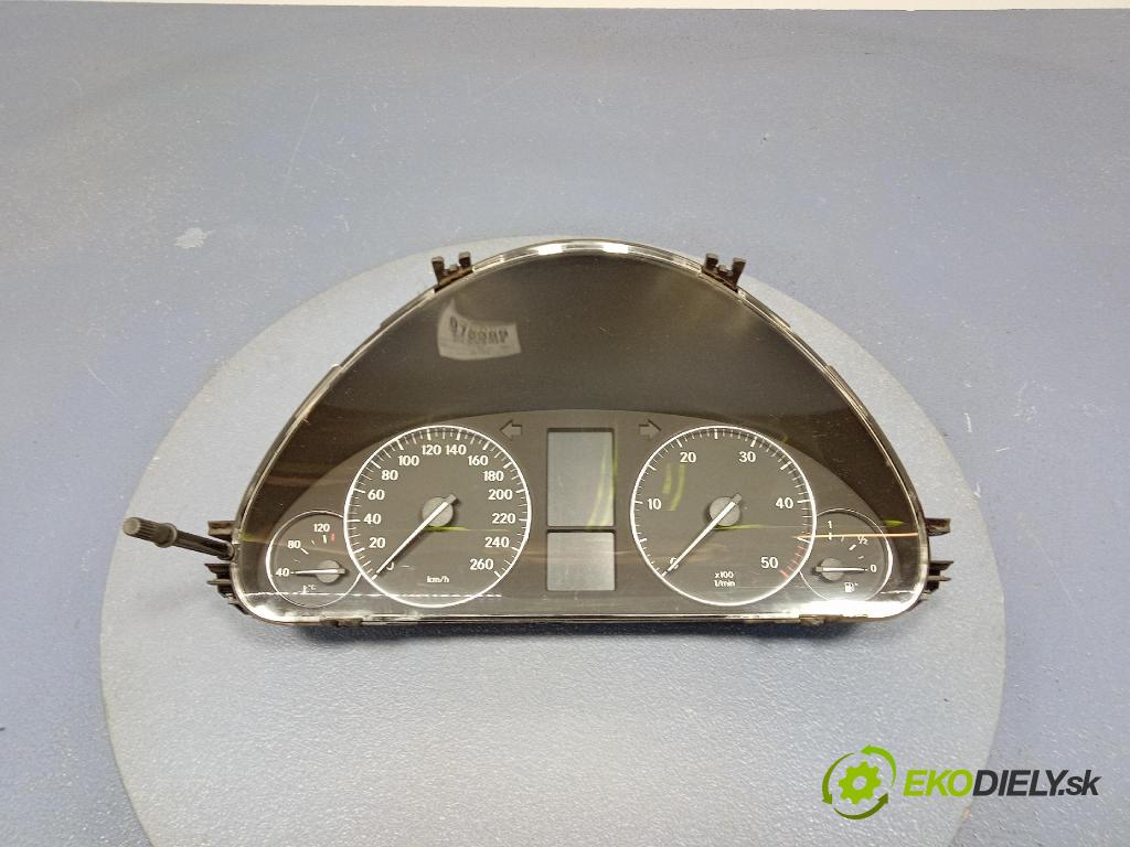 Mercedes C-klasa 2004 prístrojovka/ budíky 2035404947