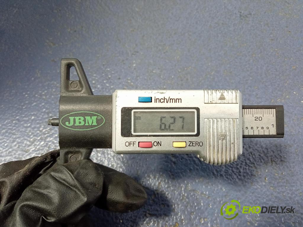 Audi A4 1998 pneumatika ZIMA: 8714692351969