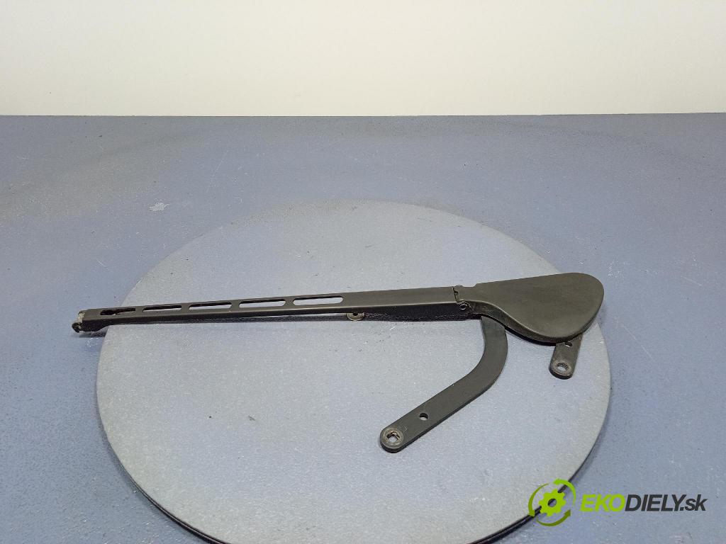 Mercedes C-klasa 2004 Rameno: Stierače: Predné A2038202944