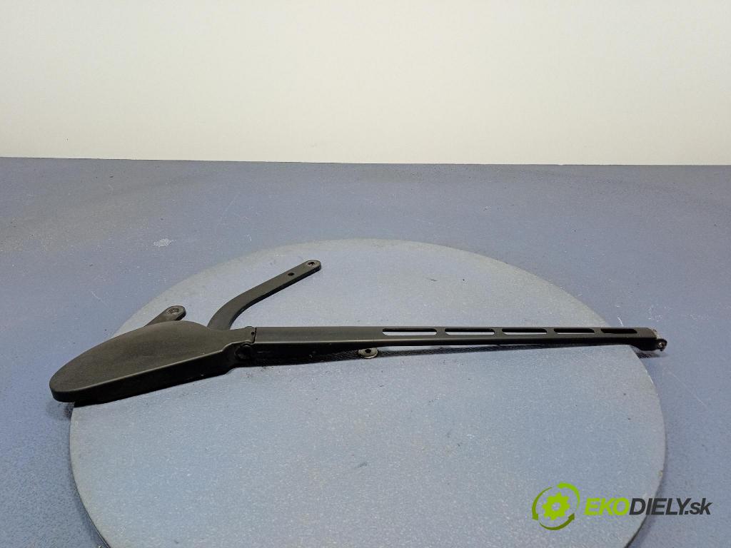 Mercedes C-klasa 2004 Rameno: Stierače: Predné A2038202944