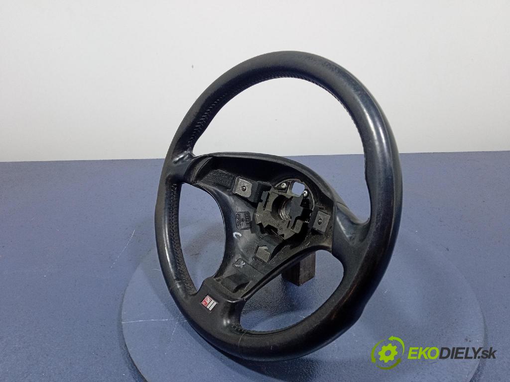Audi A6 2001 volant 4B0124A