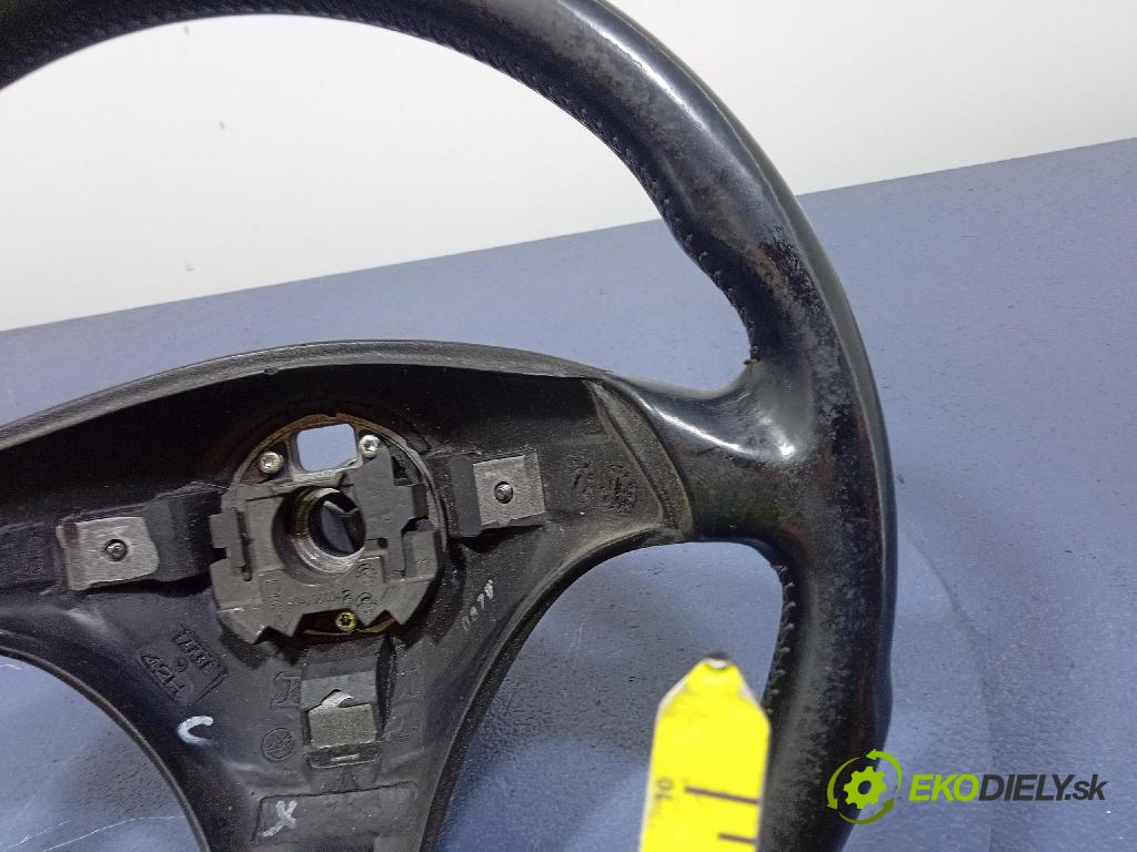 Audi A6 2001 volant 4B0124A