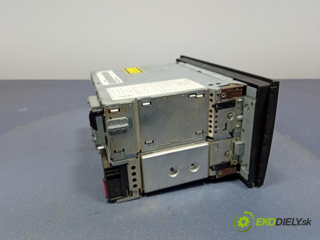 Audi A4 2003 Radio I Navigácia: 8E0035192B