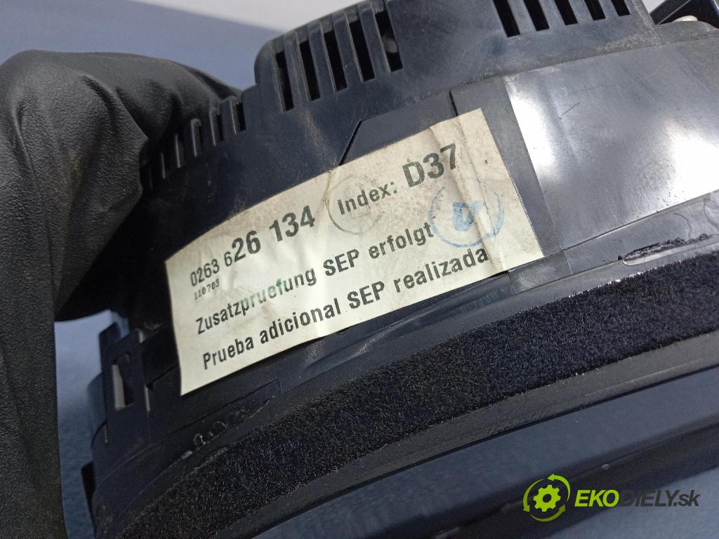Audi A4 2003 prístrojovka/ budíky 8E0920930S