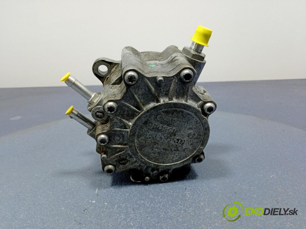 Vw Touran 2004 čerpadlo vákuová 03G145209