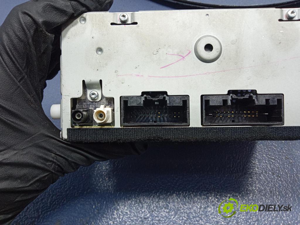 Ford Fiesta 2015 Radio I Navigácia: E1BT-18C815-HE