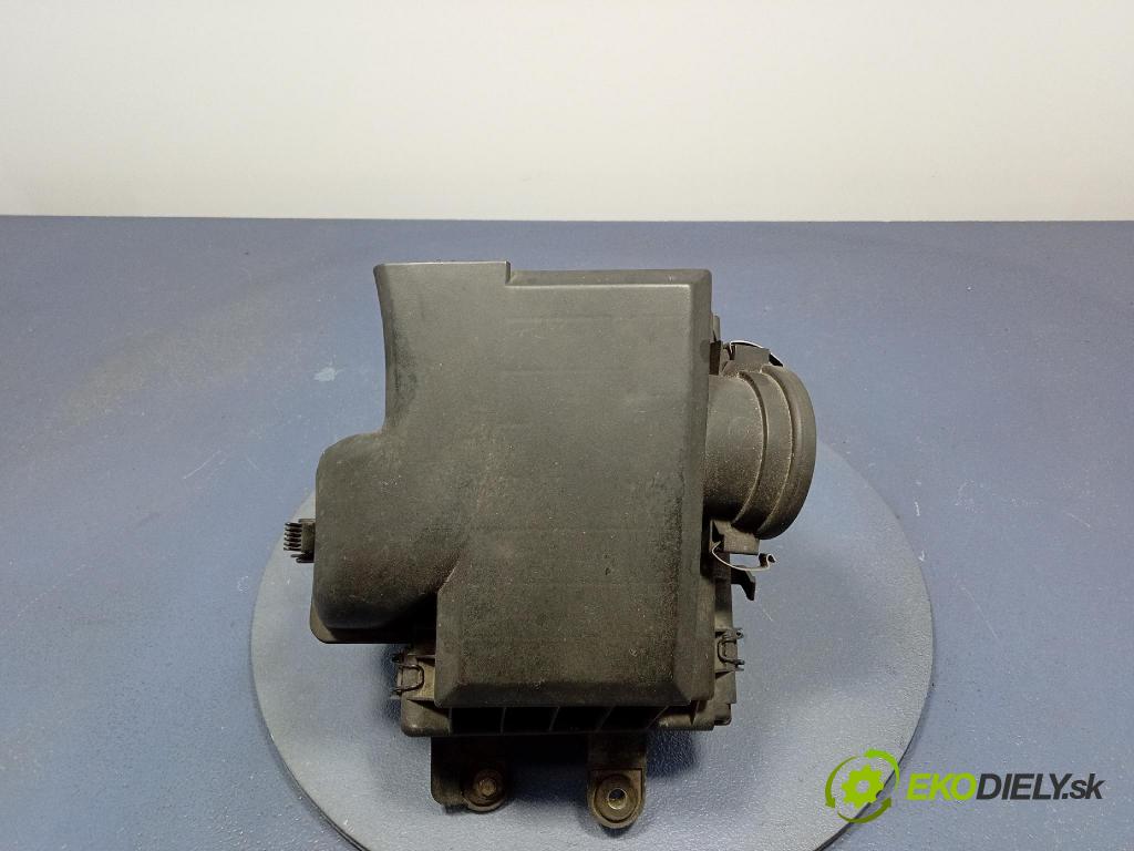 Bmw Seria 3 1999 obal Filtre: Vzduch: 01