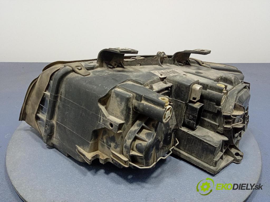 Audi A4 2003 Reflektor: v pravo: 8E0941030C